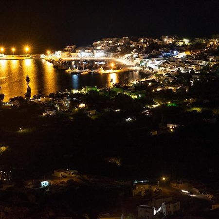 Traditional Stone House With Breathtaking View Villa Serifos Town Bagian luar foto