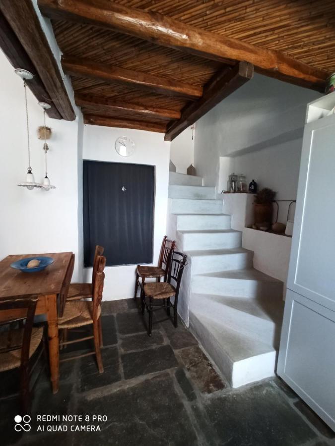 Traditional Stone House With Breathtaking View Serifos Town Bagian luar foto