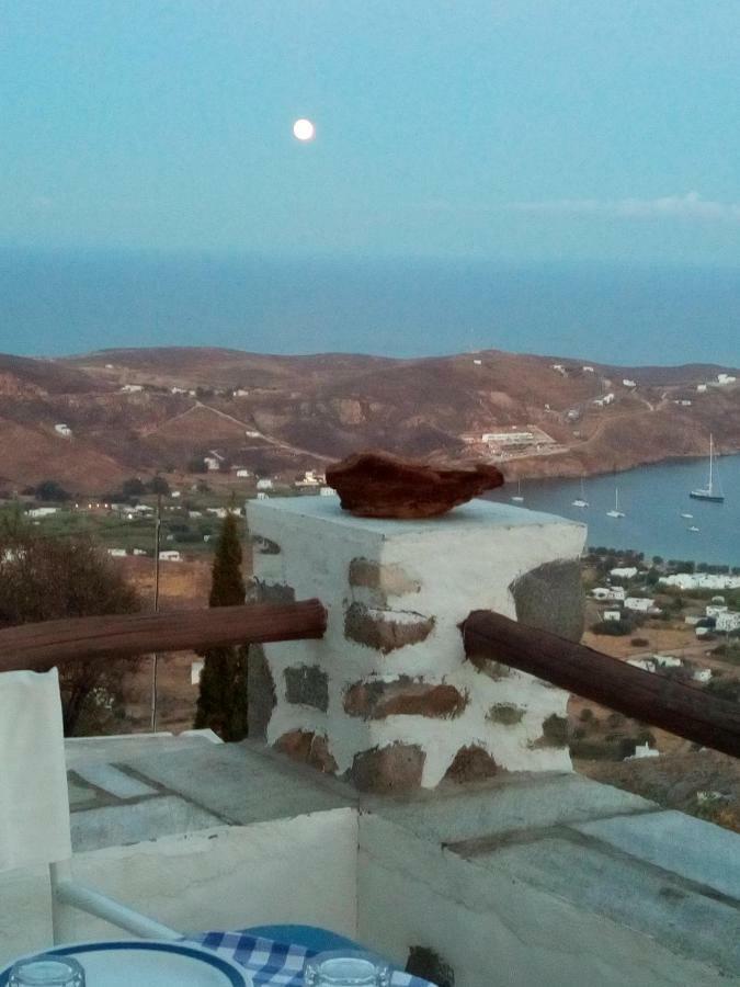 Traditional Stone House With Breathtaking View Villa Serifos Town Bagian luar foto