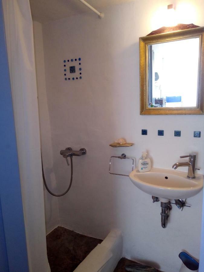 Traditional Stone House With Breathtaking View Serifos Town Bagian luar foto
